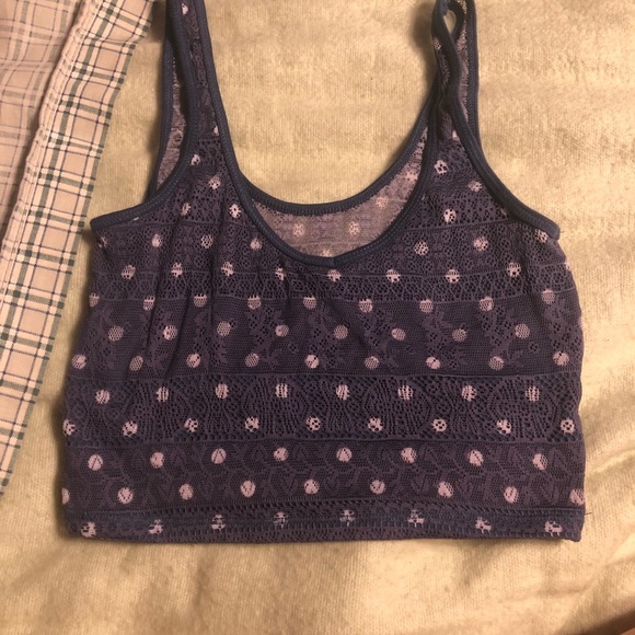 3 small crop tops - Picture 4 of 8